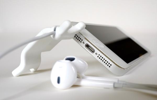 Smarter iPhone Stand and Cord Organizer