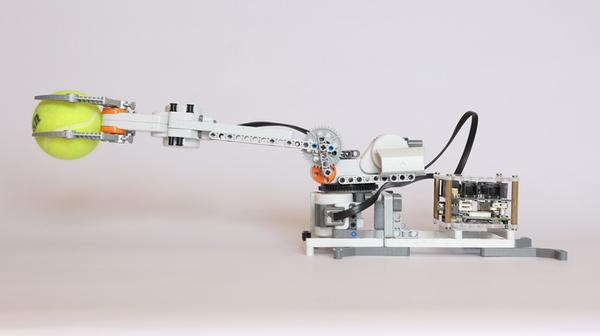 BrickPi Turns Your Raspberry Pi into a LEGO Robot