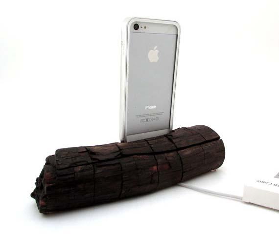 The Red Wood iPhone 5 Docking Station