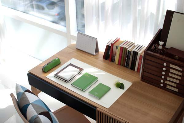 Satechi Desk Mat & Mate Pad for A Perfect Workspace