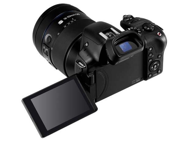 Samsung NX30 Mirrorless Camera Announced