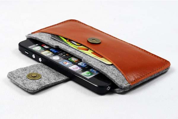 The Handmade Wallet-Style iPhone Sleeve
