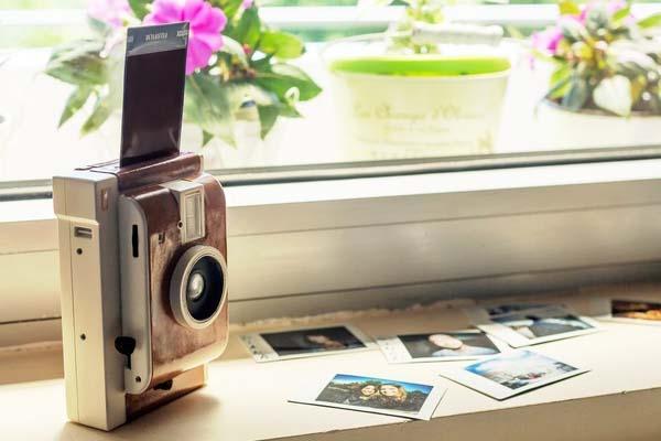 Lomography Lomo'Instant Instant Camera with Lens Attachments
