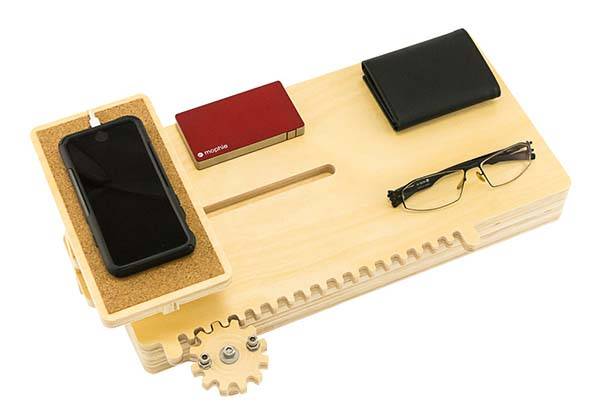 The Handmade Gear Driven iPhone Docking Station