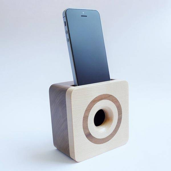 The Handmade Wood iPhone Dock Works As Audio Amplifier
