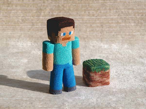 The Crochet Patterns Let You Make Minecraft Amigurumi Dolls