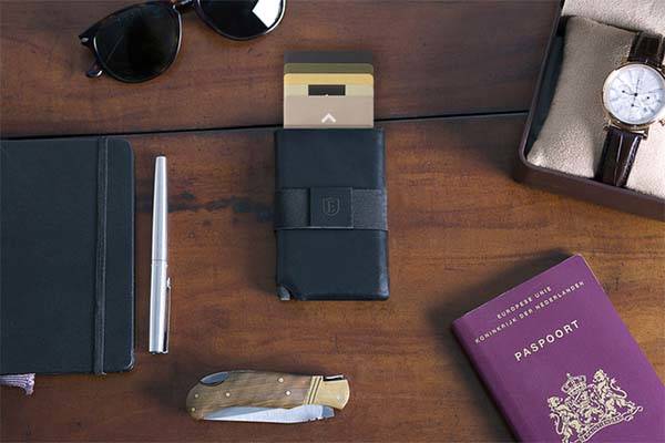 Ekster Leather Wallet with Bluetooth Tracker