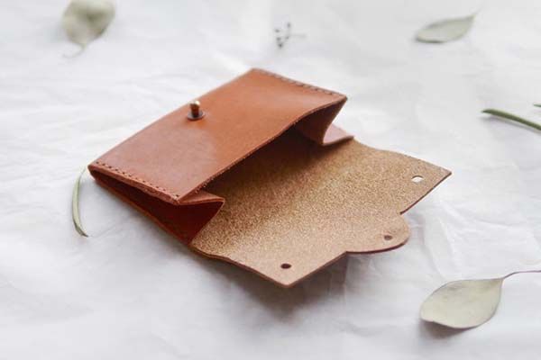 The Handmade Leather Card Case Inspired by Fox