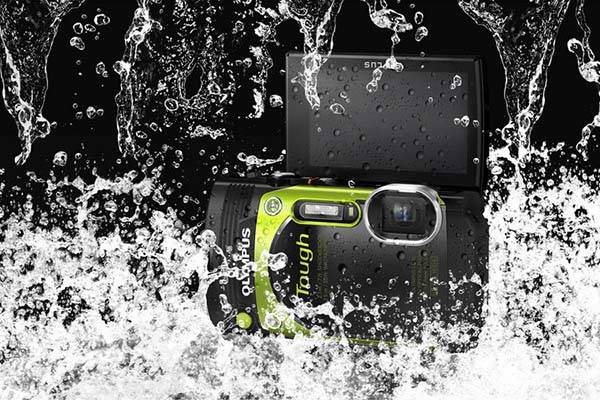 Olympus Stylus Tough TG-870 Compact Waterproof Camera