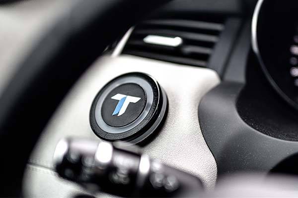 TrapTap Wireless Button Warns You of Speed Traps, Red Light Cameras and School Zones
