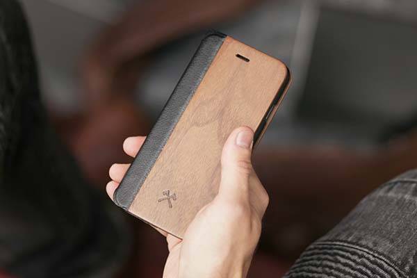 Handmade Flipcover Wooden iPhone 7/7 Plus Case