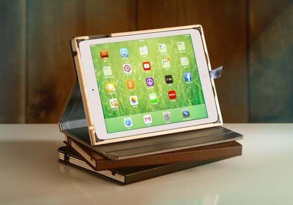Pad&Quill Contega Linen iPad 9.7-Inch Case