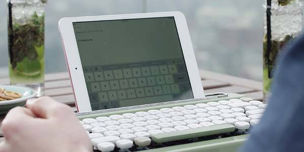 Penna Typewriter Styled Bluetooth Mechanical Keyboard